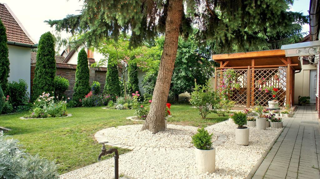 Villa Hajnal Apartman Gyula Exterior foto